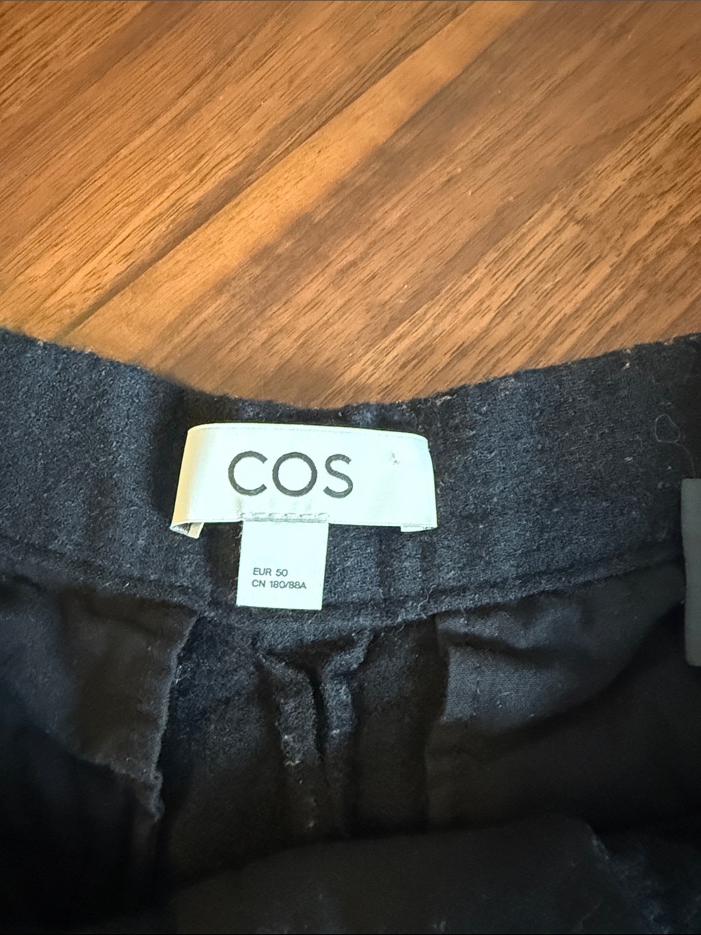Cos - Black Textured pants men - 50 - Picture 2 of 4